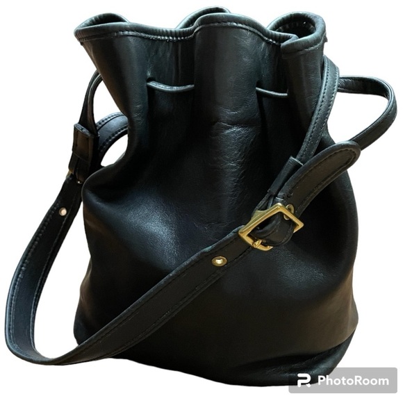 Coach Handbags - Coach Vintage 90s Legacy Leather Drawstring Handbag 9165